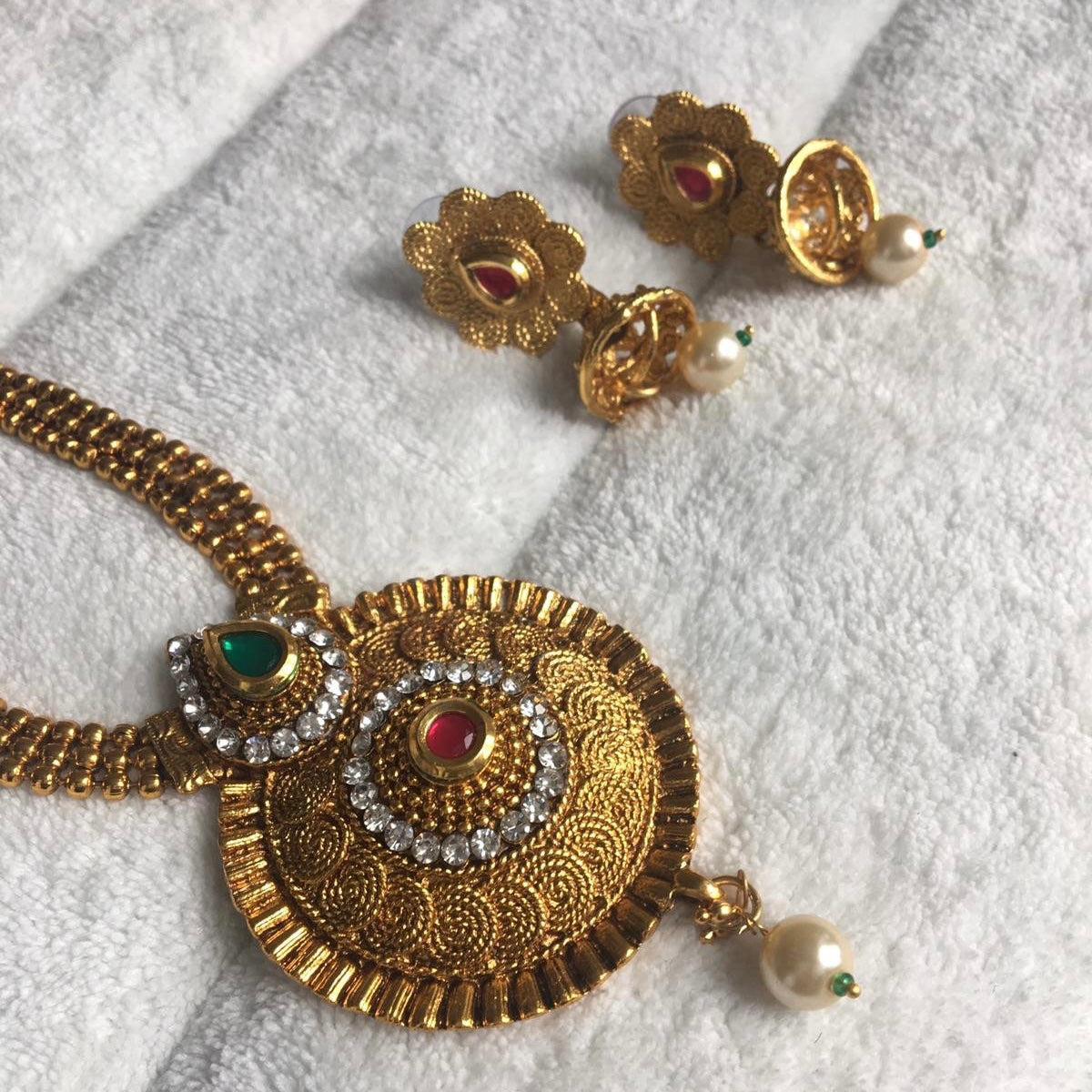 Buy Indian Jewelry,sabyasachi Kundan Necklace Set,jhumka Earrings Online in  India - Etsy